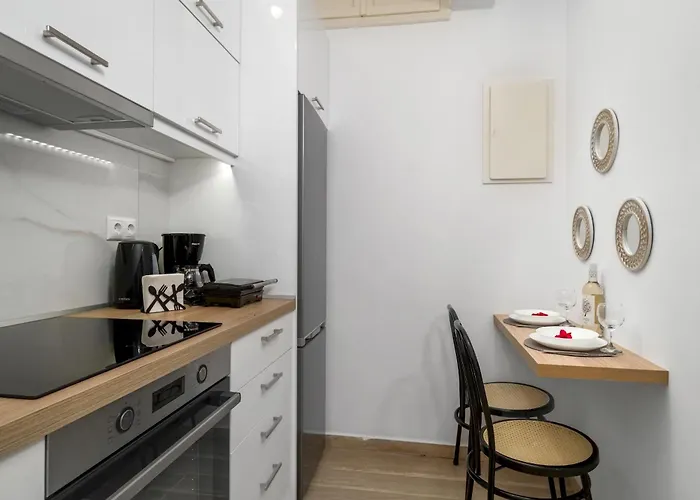 Aristo Apartment By Estia